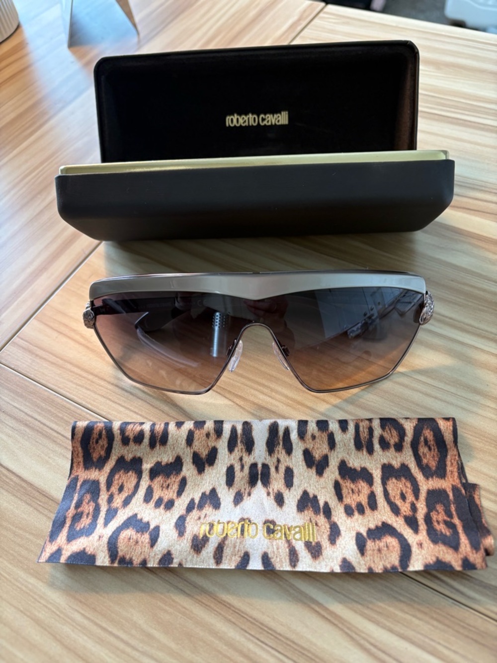 Roberto Cavalli Brown Gradient Shield Sunglasses with Leopard Pouch